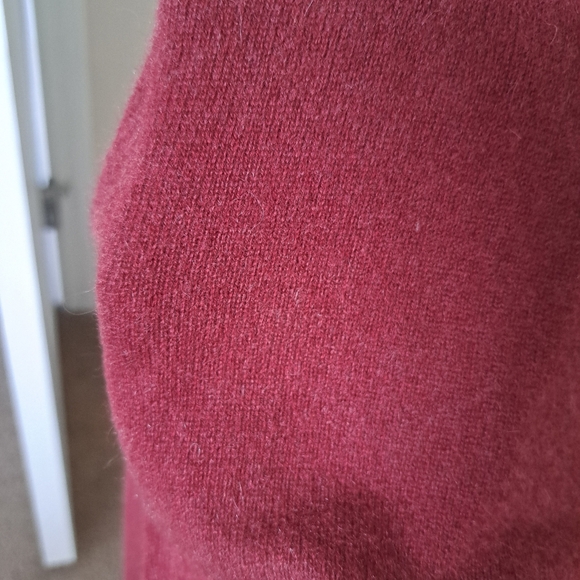 WHITE + WARREN Marsala Burgundy Cashmere Sweater - Picture 3 of 5